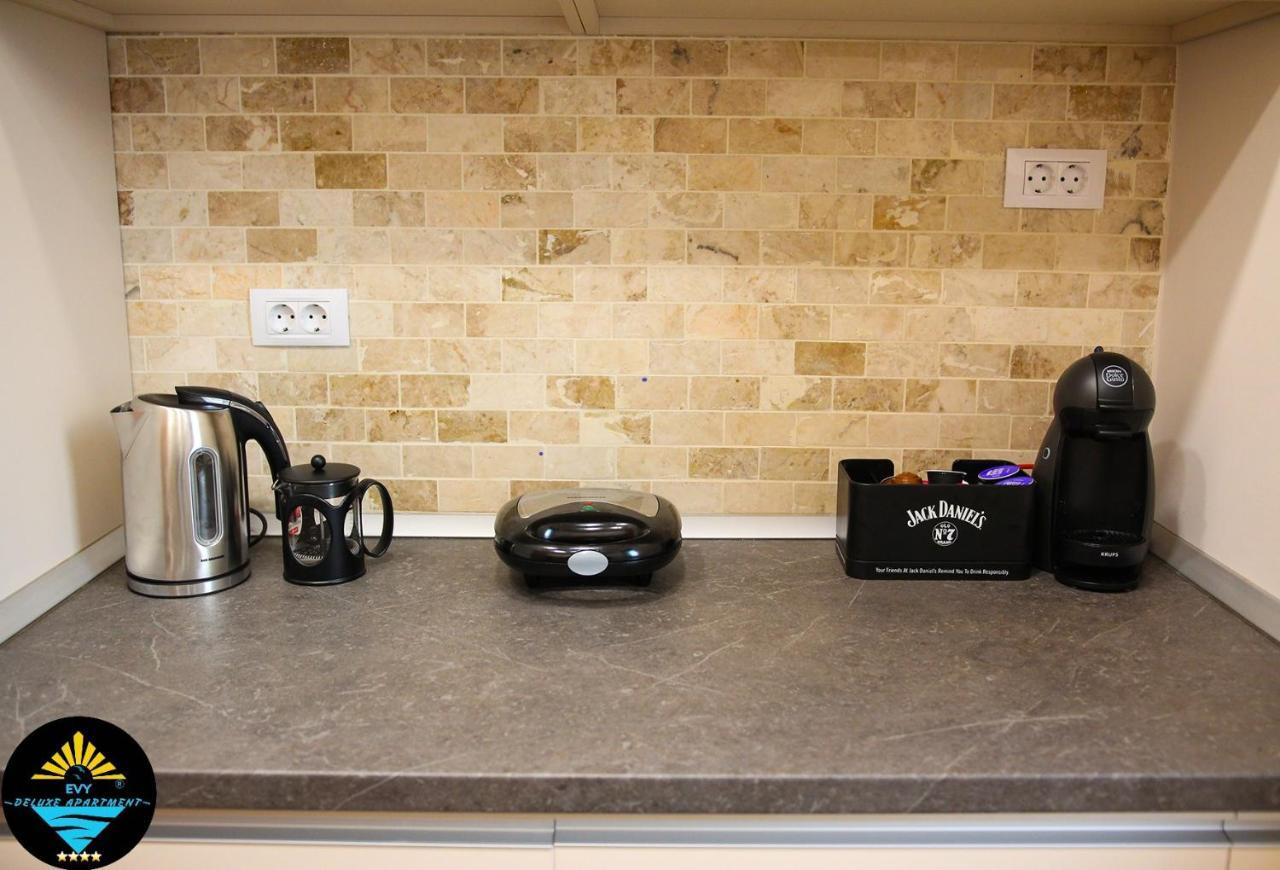Evy Deluxe Apartment ママイア エクステリア 写真